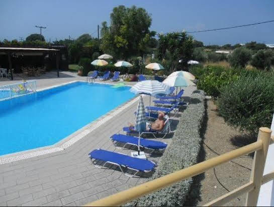 Alkmini Hotel Theológos Eksteriør billede